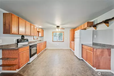 302 Studebaker Road, Castle Rock, WA 98611 - Photo 4