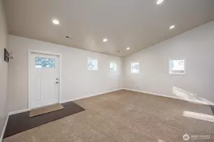 2143 NE Valley Rd, Moses Lake, WA 98837 - Photo 8