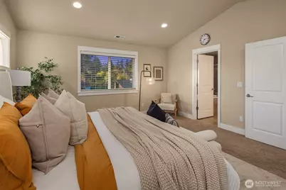 12204 Ashworth Avenue N, Seattle, WA 98133 - Photo 22