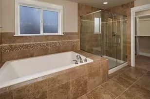 12204 Ashworth Ave N, Seattle, WA 98133 - Photo 24