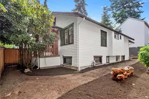9701 Roosevelt Way NE, Seattle, WA 98115 - Photo 28