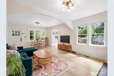 9701 Roosevelt Way NE, Seattle, WA 98115 - Photo 8