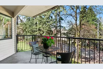 830 Kirkland Way #202, Kirkland, WA 98033 - Photo 8