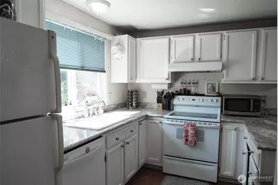 3227 134th Place SW #A, Lynnwood, WA 98087 - Photo 2