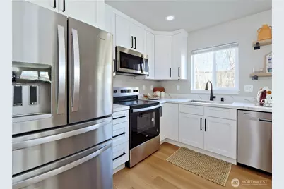 4834 25th Avenue SW, Seattle, WA 98106 - Photo 8