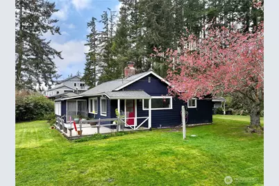 2712 North Bluff Road, Greenbank, WA 98253 - Photo 2