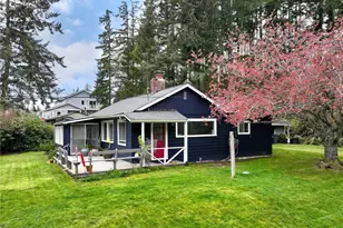 2712 N Bluff Rd, Greenbank, WA 98253 - Photo 2
