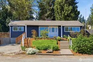 2098 NE Sunrise Dr, Bremerton, WA 98310 - Photo 1