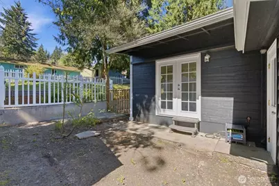 2098 NE Sunrise Drive, Bremerton, WA 98310 - Photo 10