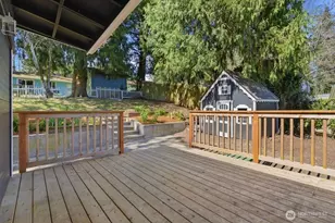 2098 NE Sunrise Dr, Bremerton, WA 98310 - Photo 16