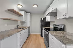 9815 Holly Dr, Everett, WA 98204 - Photo 10