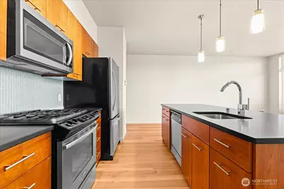 2960 Eastlake Avenue E #111, Seattle, WA 98102 - Photo 8