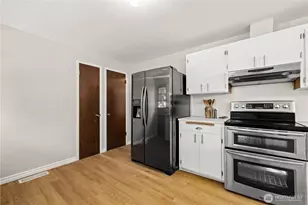 8021 181st Pl SW, Edmonds, WA 98026 - Photo 16