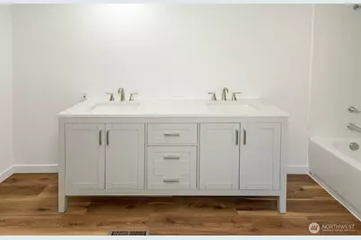 315 Highway 162 E, South Prairie, WA 98385 - Photo 24