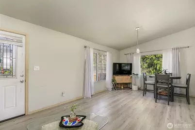 11122 59th Avenue S, Seattle, WA 98178 - Photo 8