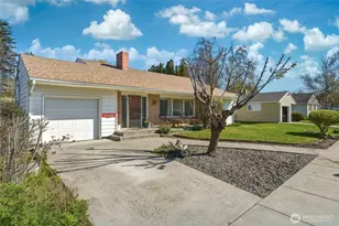 310 W 5th St, Waitsburg, WA 99361 - Photo 2