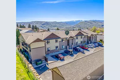 1051 N Baker Avenue #B203, East Wenatchee, WA 98802 - Photo 1