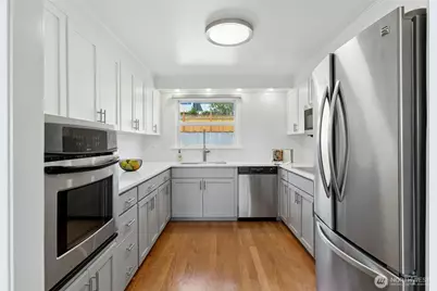 17154 NE 5th Street, Bellevue, WA 98008 - Photo 12