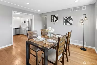 17154 NE 5th Street, Bellevue, WA 98008 - Photo 10