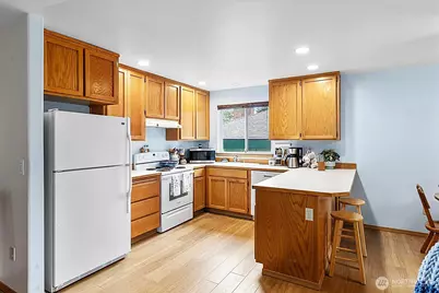 7118 Highland Drive, Everett, WA 98203 - Photo 8