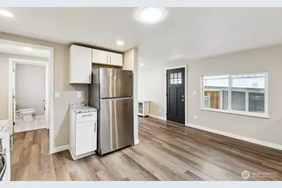 14322 Admiralty Way #27, Lynnwood, WA 98087 - Photo 10
