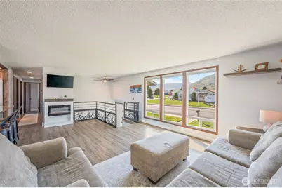 932 Crawford Avenue, Wenatchee, WA 98801 - Photo 8