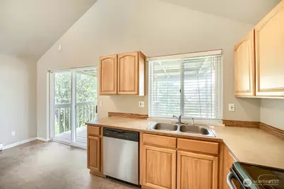 1701 S 87th Street, Tacoma, WA 98444 - Photo 10