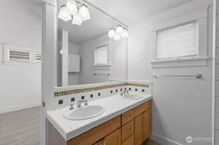 12 W Etruria St, Seattle, WA 98119 - Photo 18