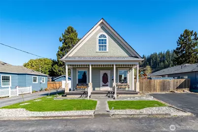 625 E Hazel Avenue, Burlington, WA 98233 - Photo 1