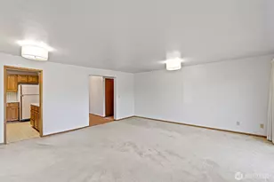 322 N 134th St, Seattle, WA 98133 - Photo 8