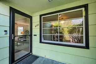 4331 NE 57th St, Seattle, WA 98105 - Photo 2