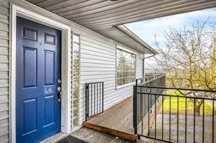 397 Juniper St, Kalama, WA 98625 - Photo 2