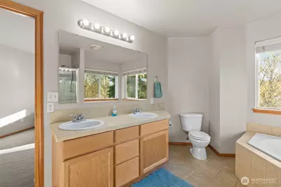 30900 30th Avenue SW, Federal Way, WA 98023 - Photo 20