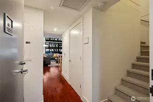 2911 2nd Ave, Seattle, WA 98121 - Photo 12