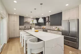 4411 1st Ave NE, Seattle, WA 98105 - Photo 6