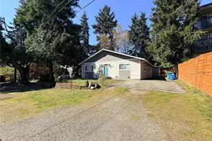 11837 32nd Ave NE, Seattle, WA 98125 - Photo 2