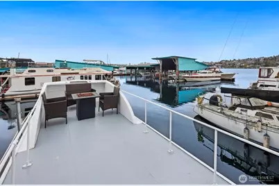 1818 Westlake Avenue N #D22, Seattle, WA 98109 - Photo 16