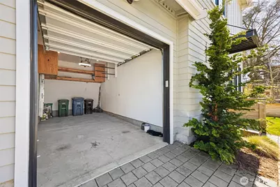 7502 32nd Avenue NE #A, Seattle, WA 98115 - Photo 24