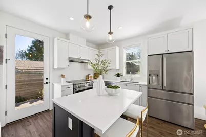 7502 32nd Avenue NE #A, Seattle, WA 98115 - Photo 8