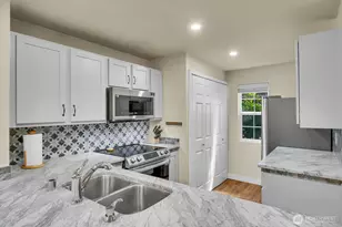 13020 102nd Ln NE, Kirkland, WA 98034 - Photo 2