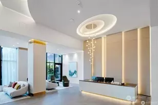 10232 NE 10th St, Bellevue, WA 98004 - Photo 2