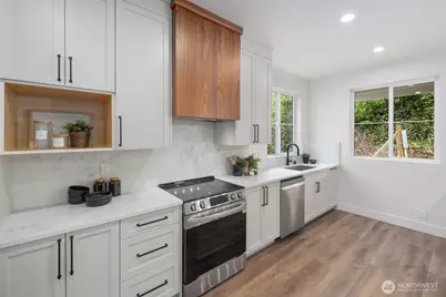 9434 Olson Place SW, Seattle, WA 98106 - Photo 10