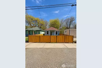 7537 S Dillard Avenue, Concrete, WA 98237 - Photo 2