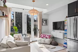 712 W Bertona St, Seattle, WA 98119 - Photo 4