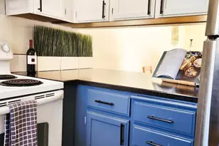 1915 E Spruce St, Seattle, WA 98122 - Photo 8