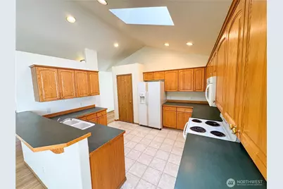 21621 65th Avenue Ct E, Spanaway, WA 98387 - Photo 4