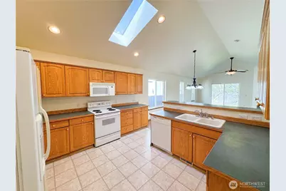 21621 65th Avenue Ct E, Spanaway, WA 98387 - Photo 2