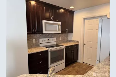 23512 55 Avenue S #16, Kent, WA 98032 - Photo 2