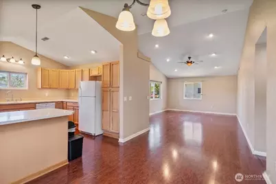 928 W Cherry Street, Centralia, WA 98531 - Photo 10