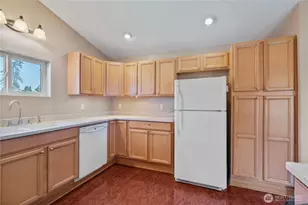 928 W Cherry St, Centralia, WA 98531 - Photo 12